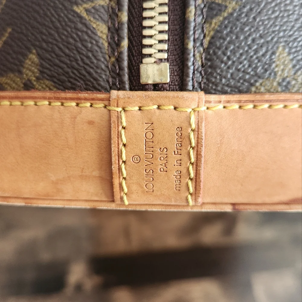 Louis Vuitton Alma Monogram - Picture 10 of 15